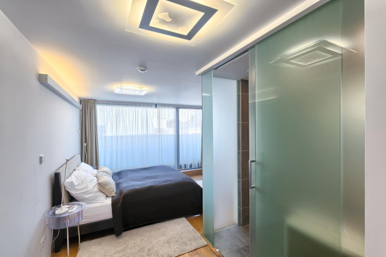 Karlin By Tkc Praag