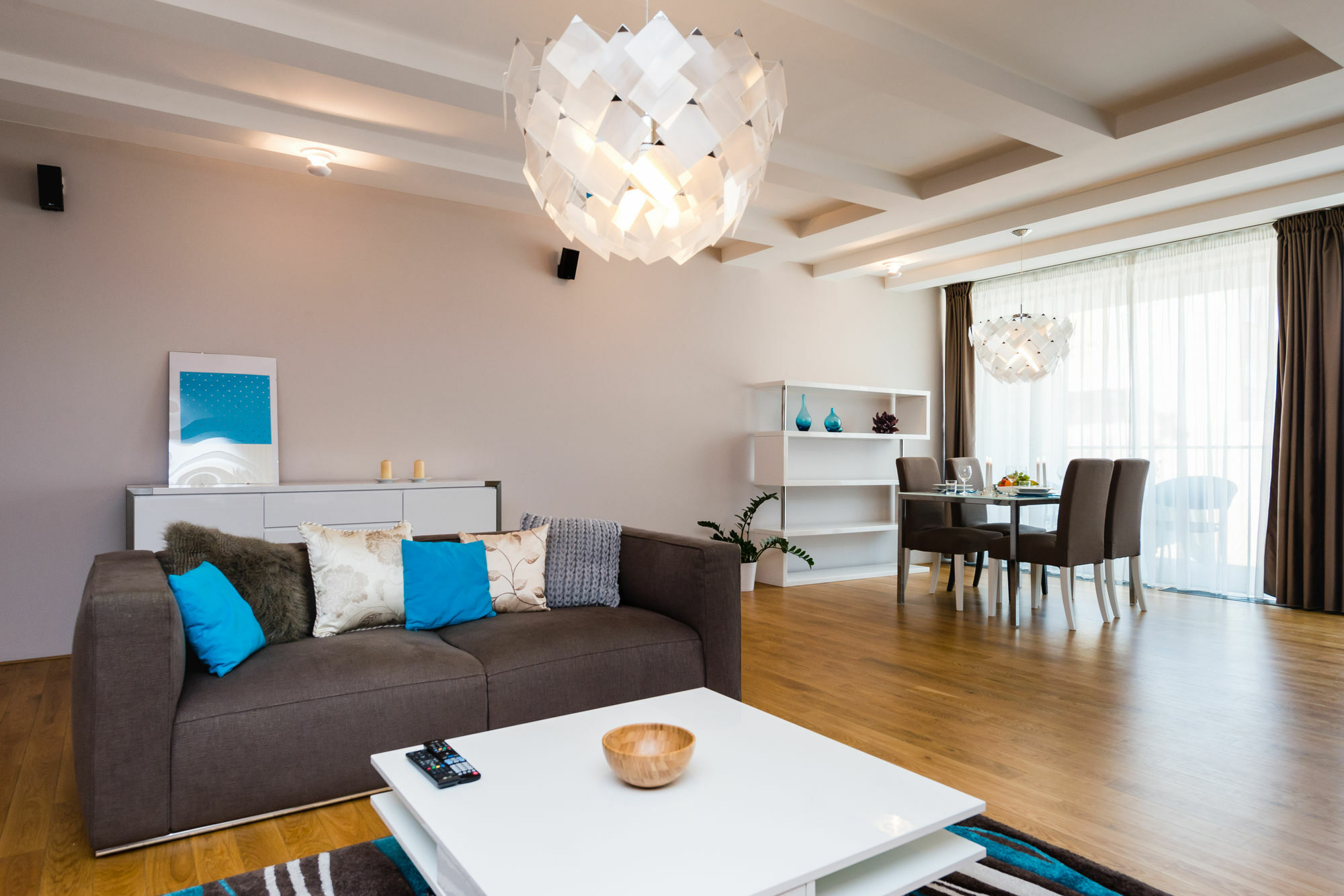 Karlin By Tkc Praag