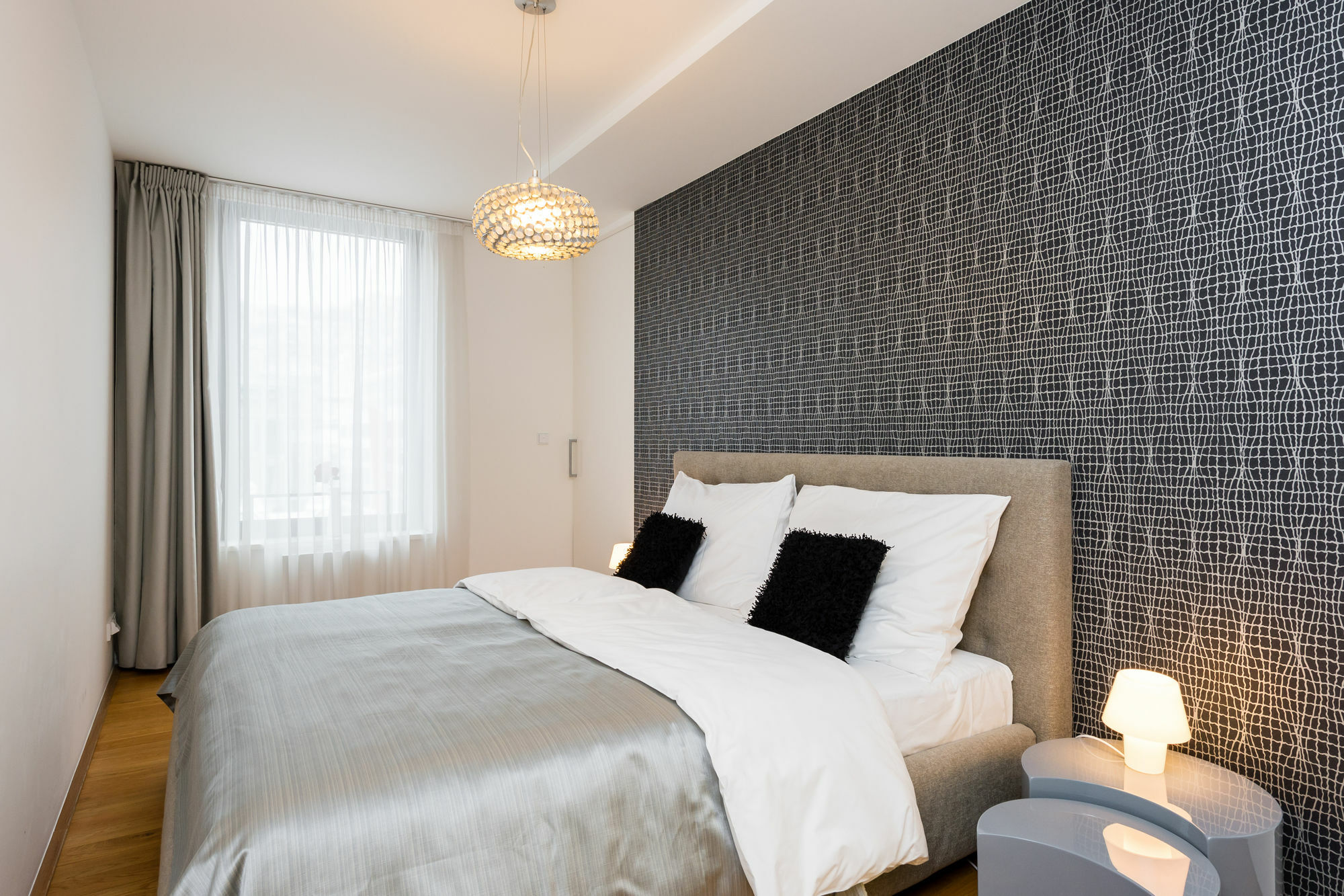 Karlin By Tkc Praag