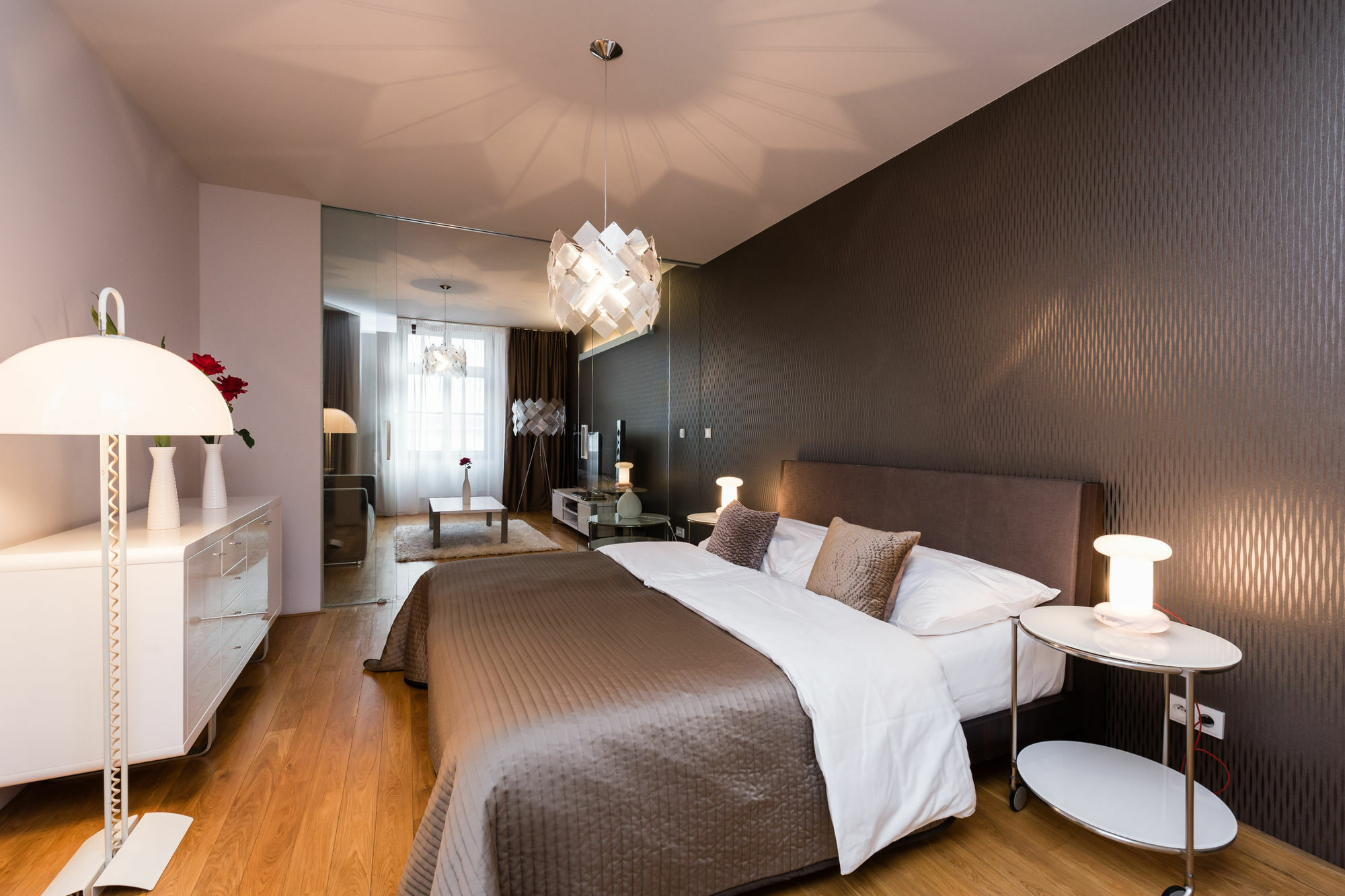 Karlin By Tkc Praag